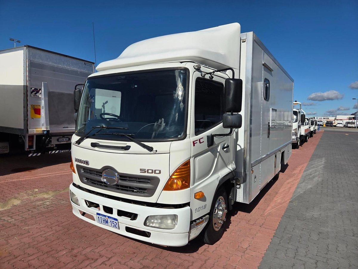 2010 Hino Fc 1018-500 Series Full Service Body And Lift image 33