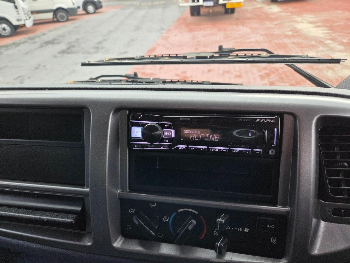 2010 Hino Fc 1018-500 Series Full Service Body And Lift image 29