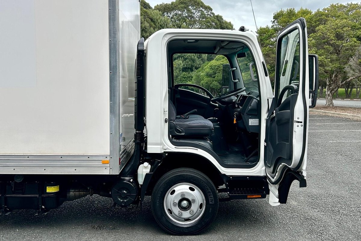 2022 Isuzu N Series Nnr 45-150 image 25