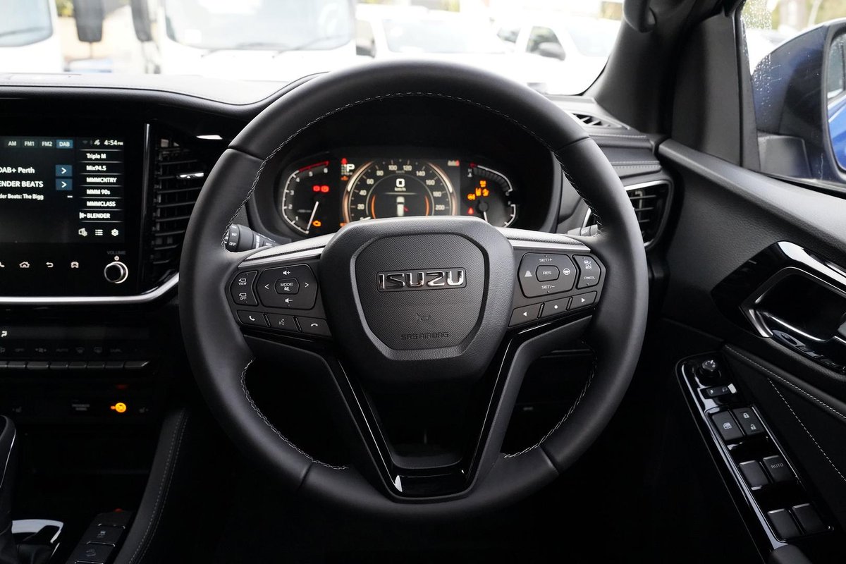 2025 Isuzu MU-X LS-T MY25.5 4X4 Dual Range image 17