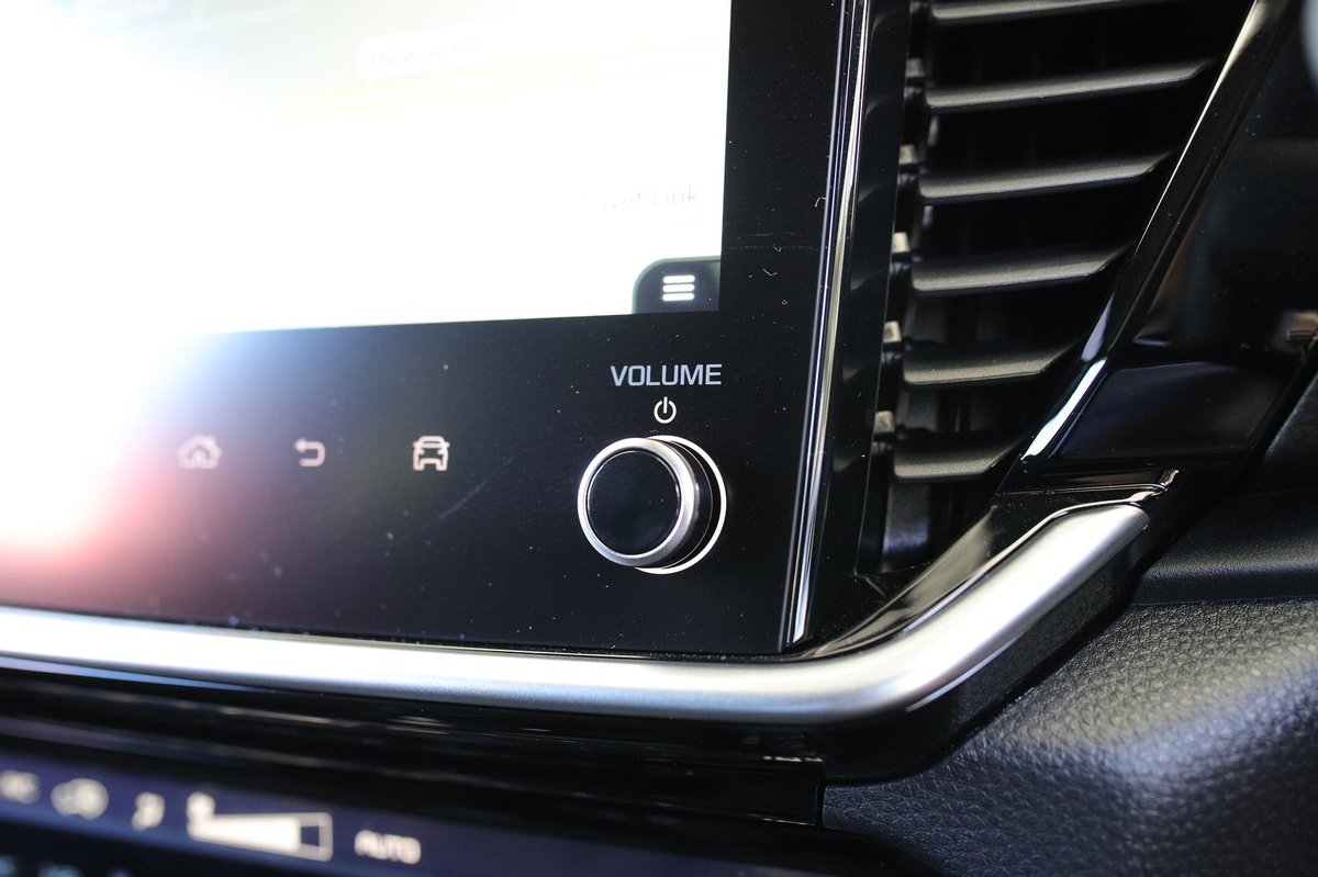2025 Isuzu MU-X X-TERRAIN MY25.5 4X4 Dual Range image 25