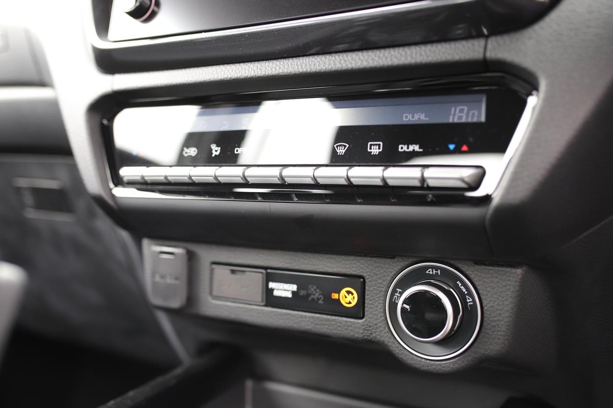 2025 Isuzu D-max X-terrain My25.5 4x4 Dual Range image 18