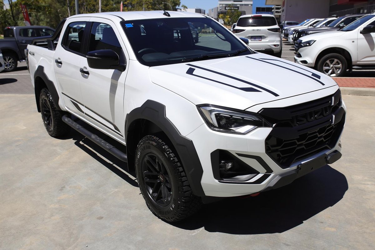 2026 Isuzu D-MAX BLADE MY25.5 4X4 Dual Range image 9