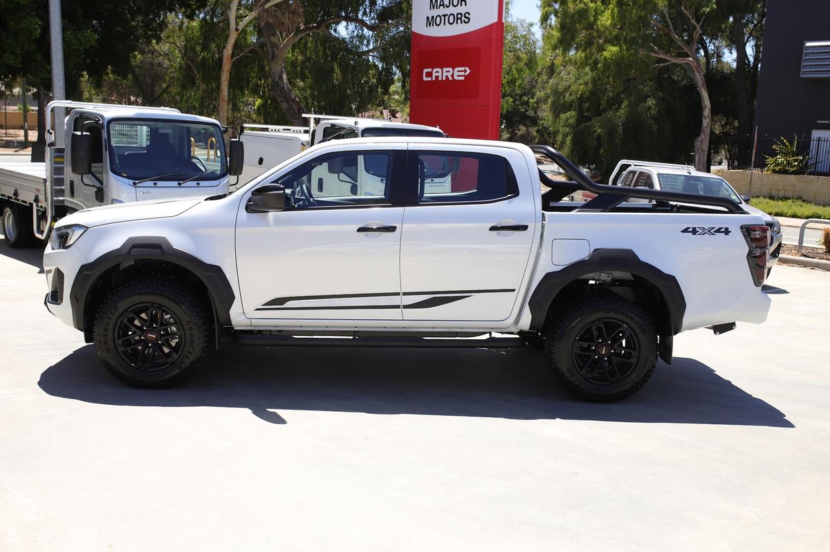 2026 Isuzu D-MAX BLADE MY25.5 4X4 Dual Range image 4