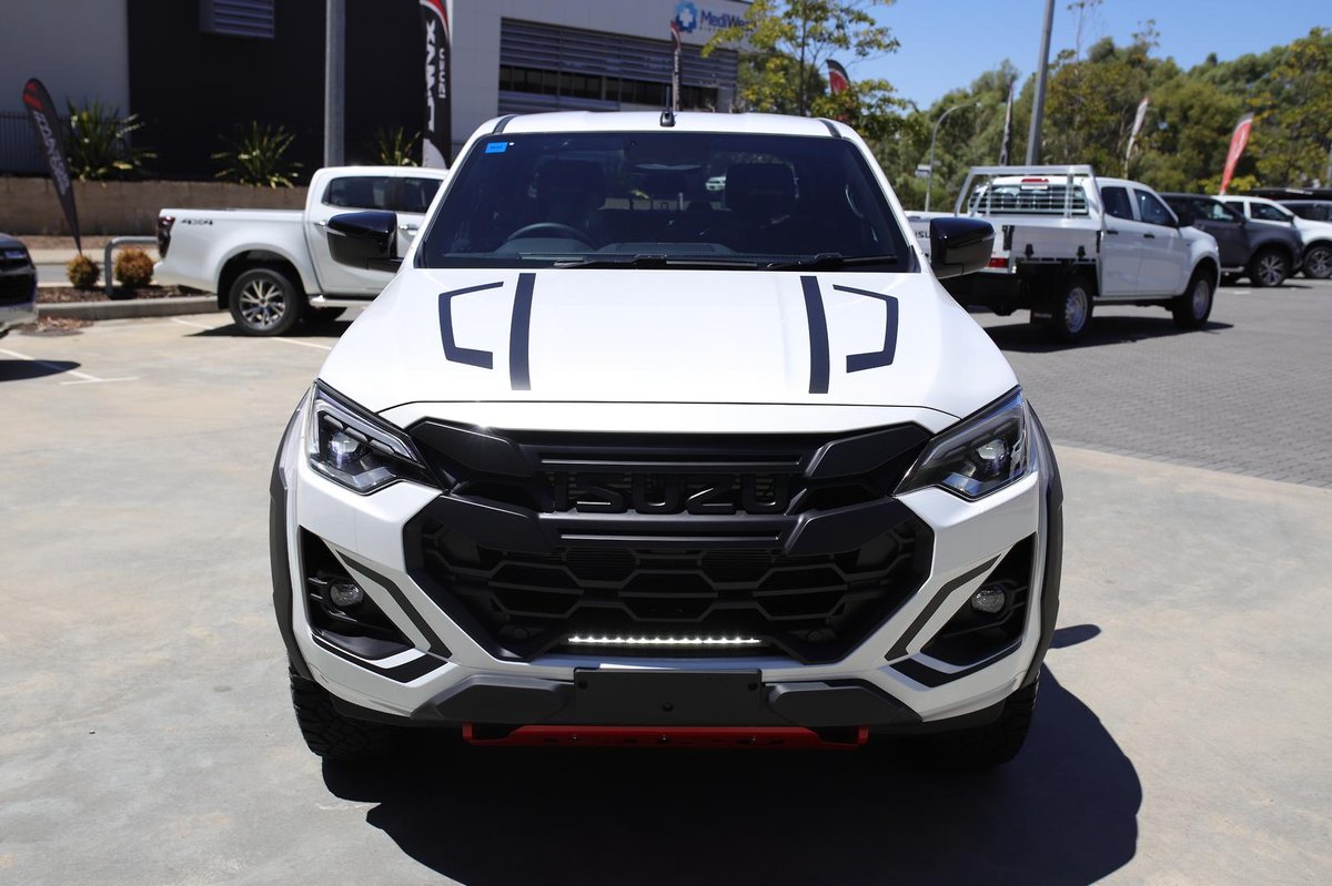 2026 Isuzu D-MAX BLADE MY25.5 4X4 Dual Range image 2
