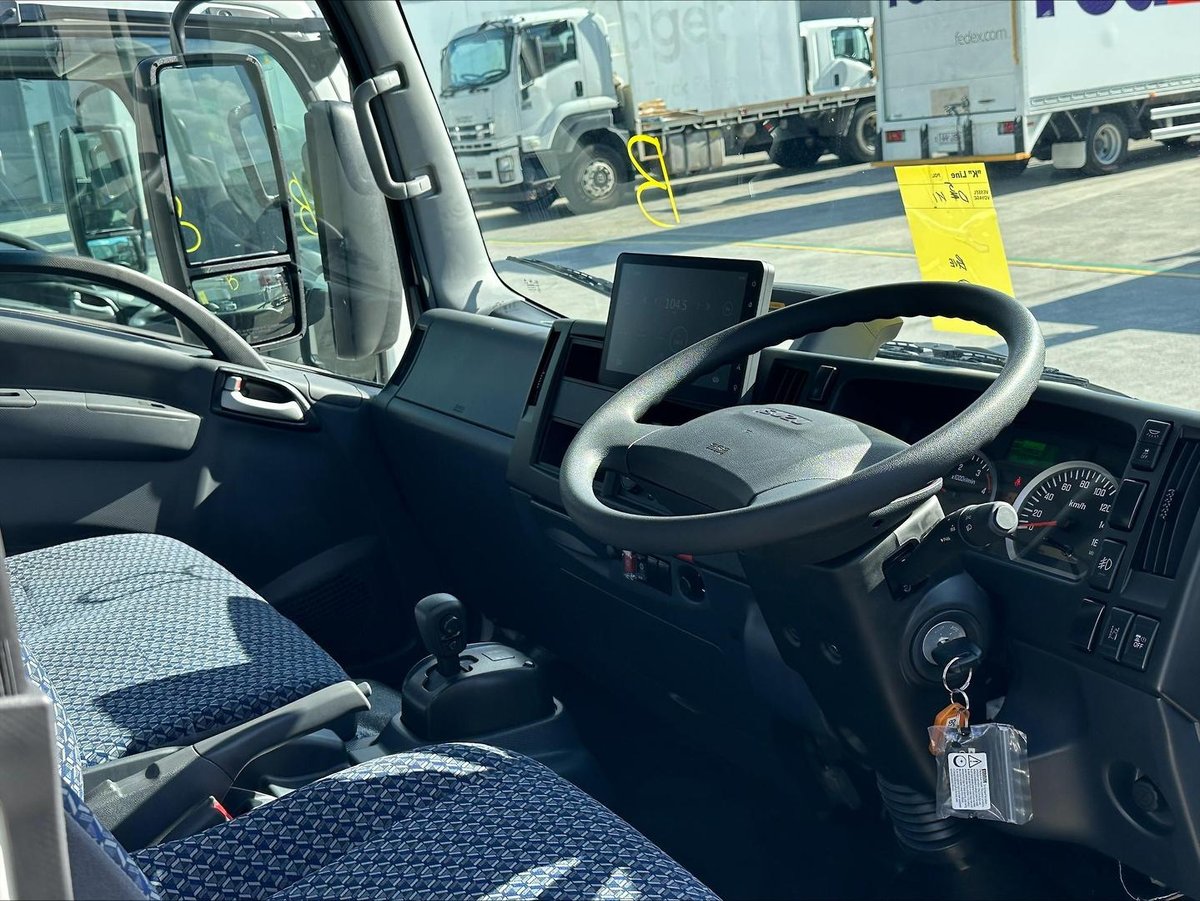 2025 Isuzu N Series image 14
