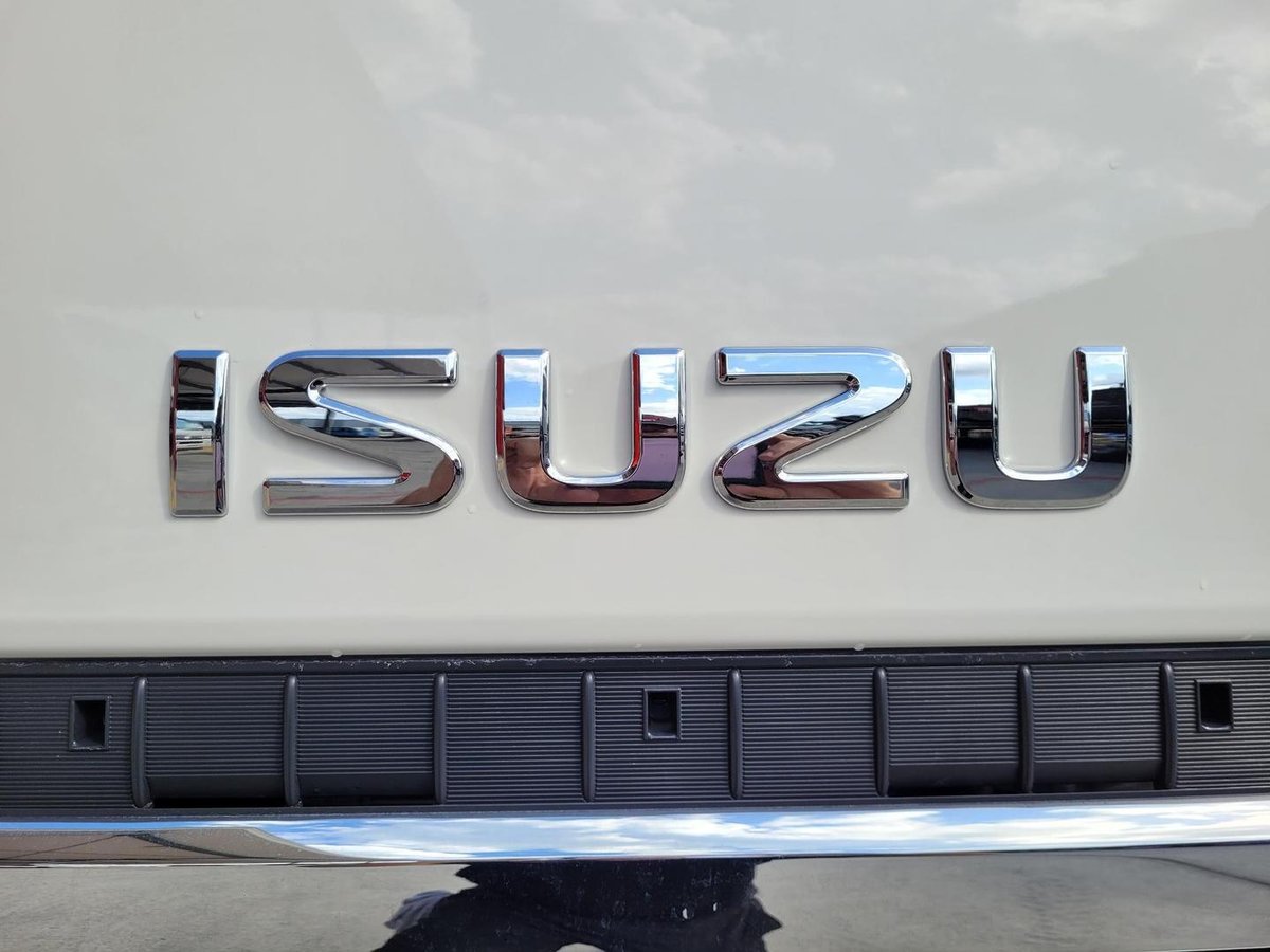 2025 Isuzu N Series image 12
