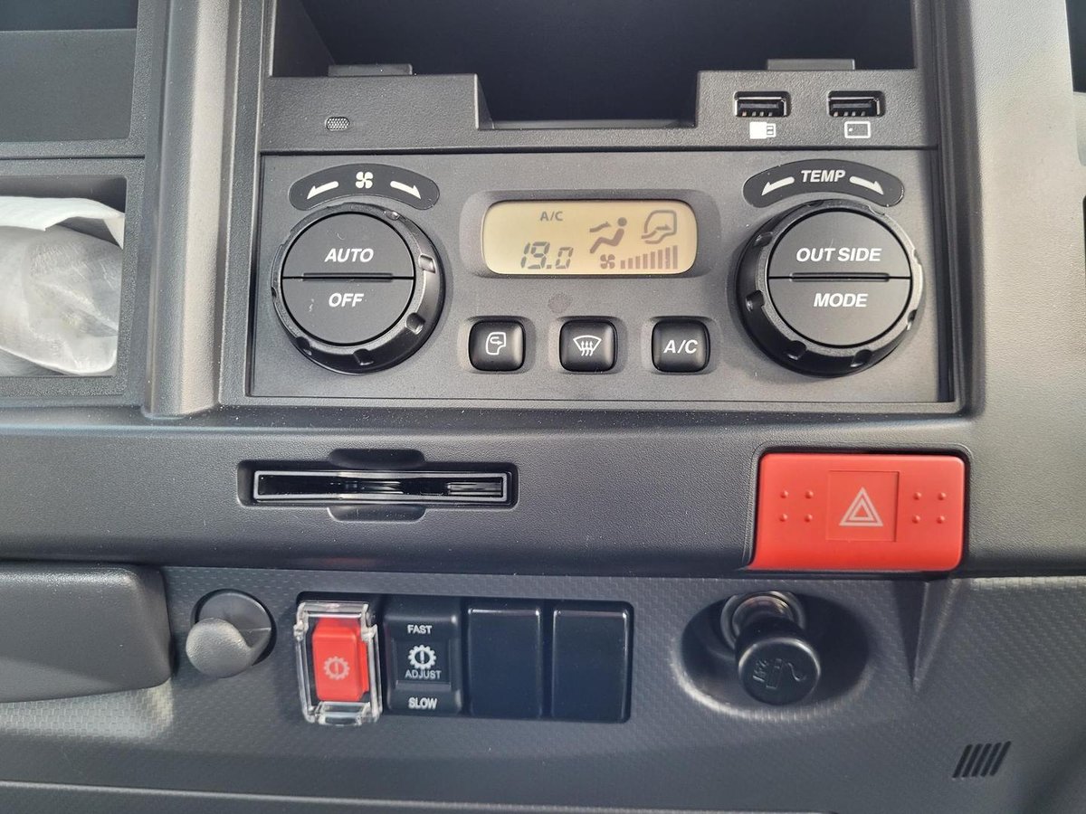 2025 Isuzu N Series image 18