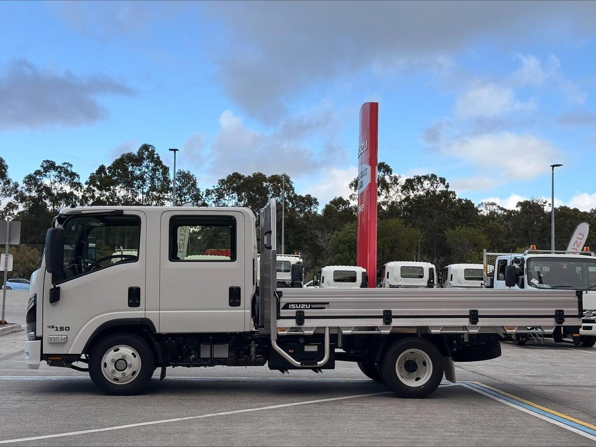 2026 Isuzu N Series image 4