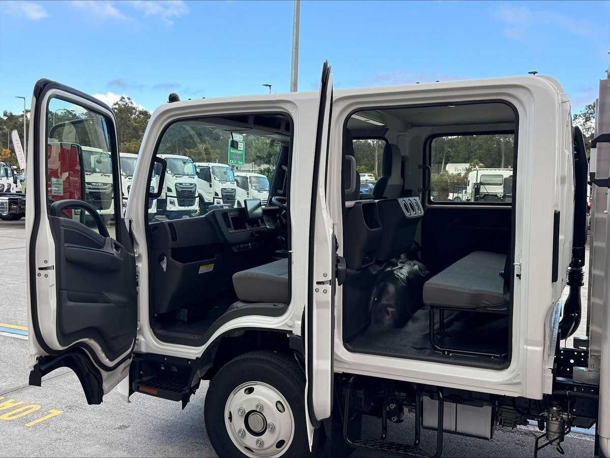 2026 Isuzu N Series image 11