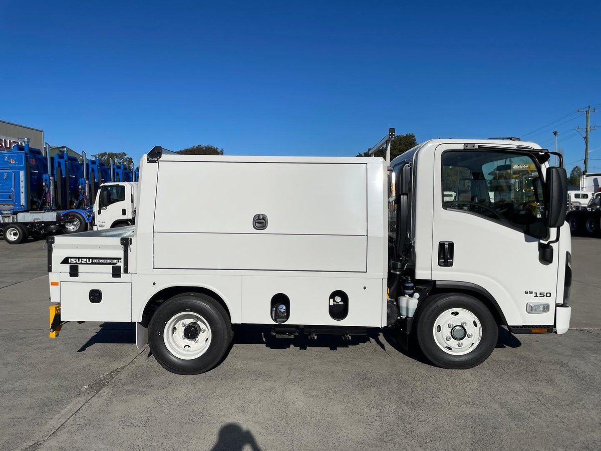 2026 Isuzu N Series image 8
