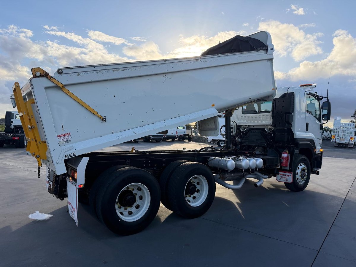 2022 Isuzu F Series FXZ240-350 image 10
