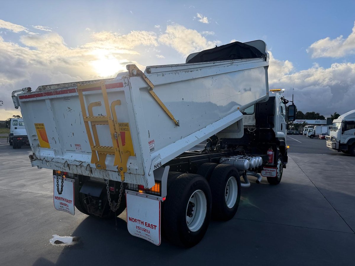 2022 Isuzu F Series FXZ240-350 image 9