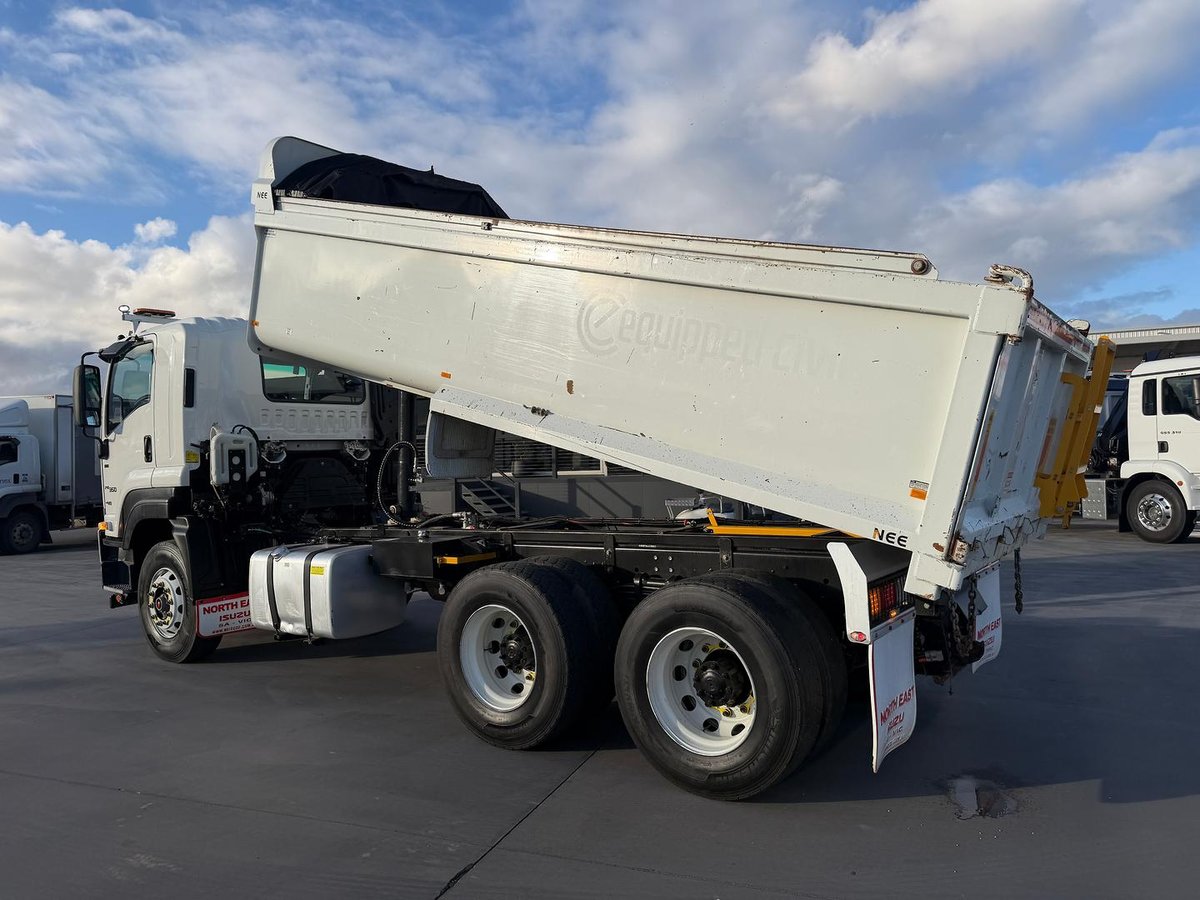 2022 Isuzu F Series FXZ240-350 image 6