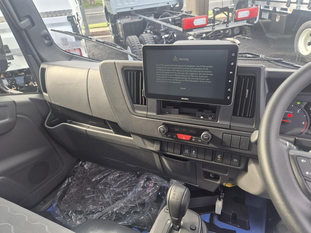 2026 Isuzu N Series NLR 45-150 DT D25 Traypack image 15