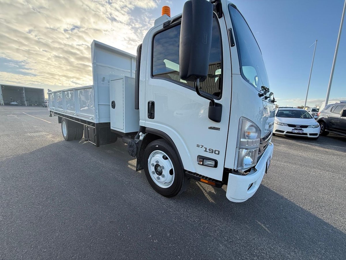 2019 Isuzu N Series NQR 87/80-190 image 17