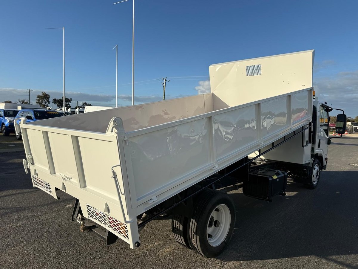 2019 Isuzu N Series NQR 87/80-190 image 13