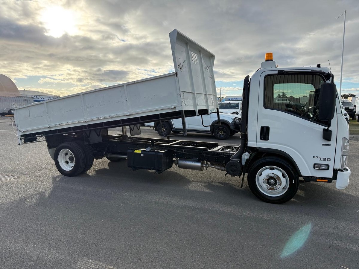 2019 Isuzu N Series Nqr 87/80-190 image 12