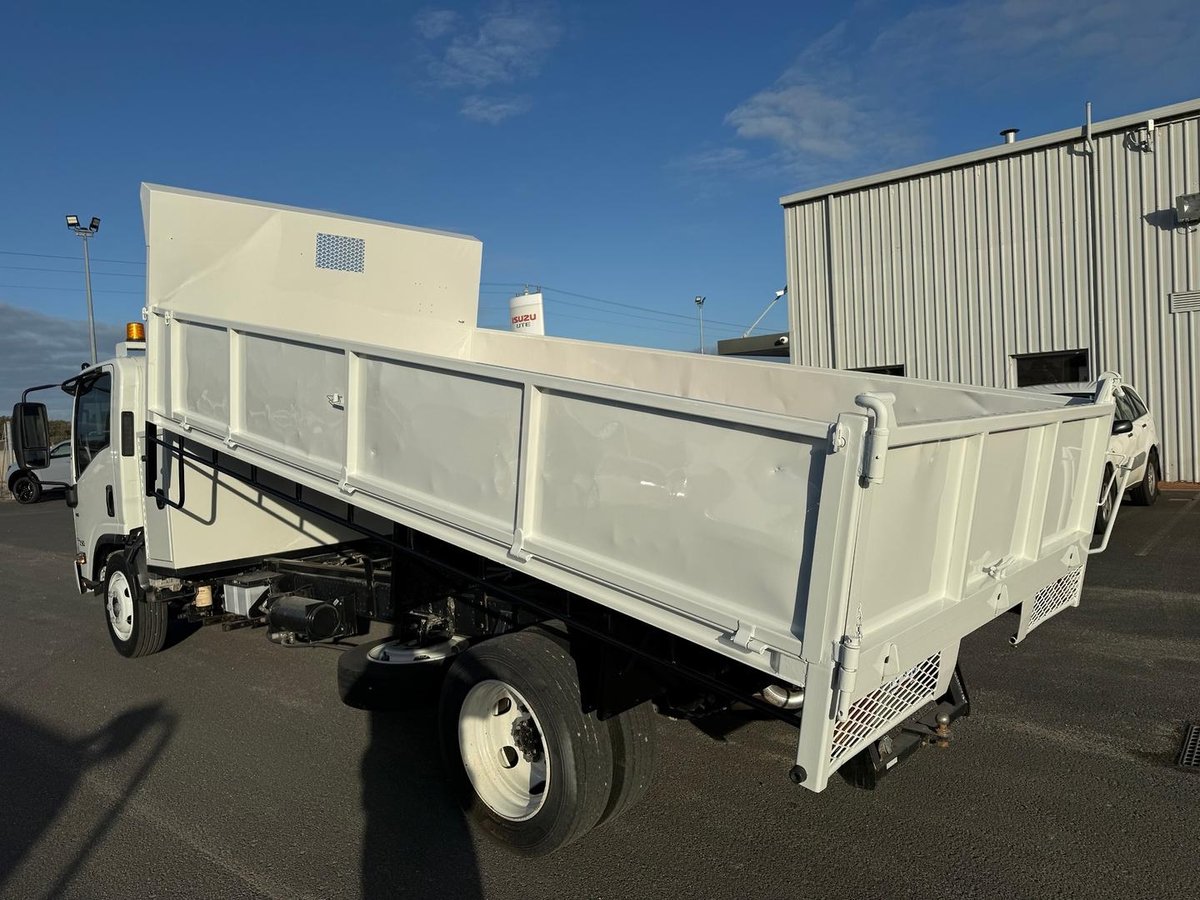 2019 Isuzu N Series NQR 87/80-190 image 11