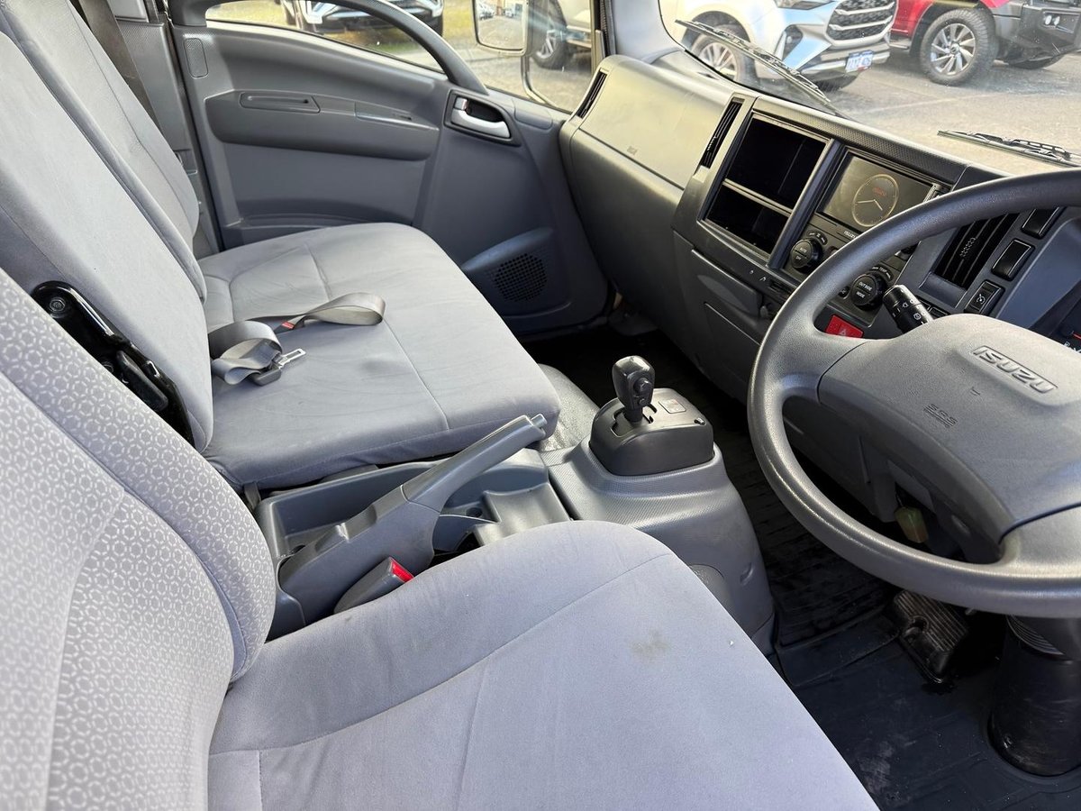 2019 Isuzu N Series NQR 87/80-190 image 24