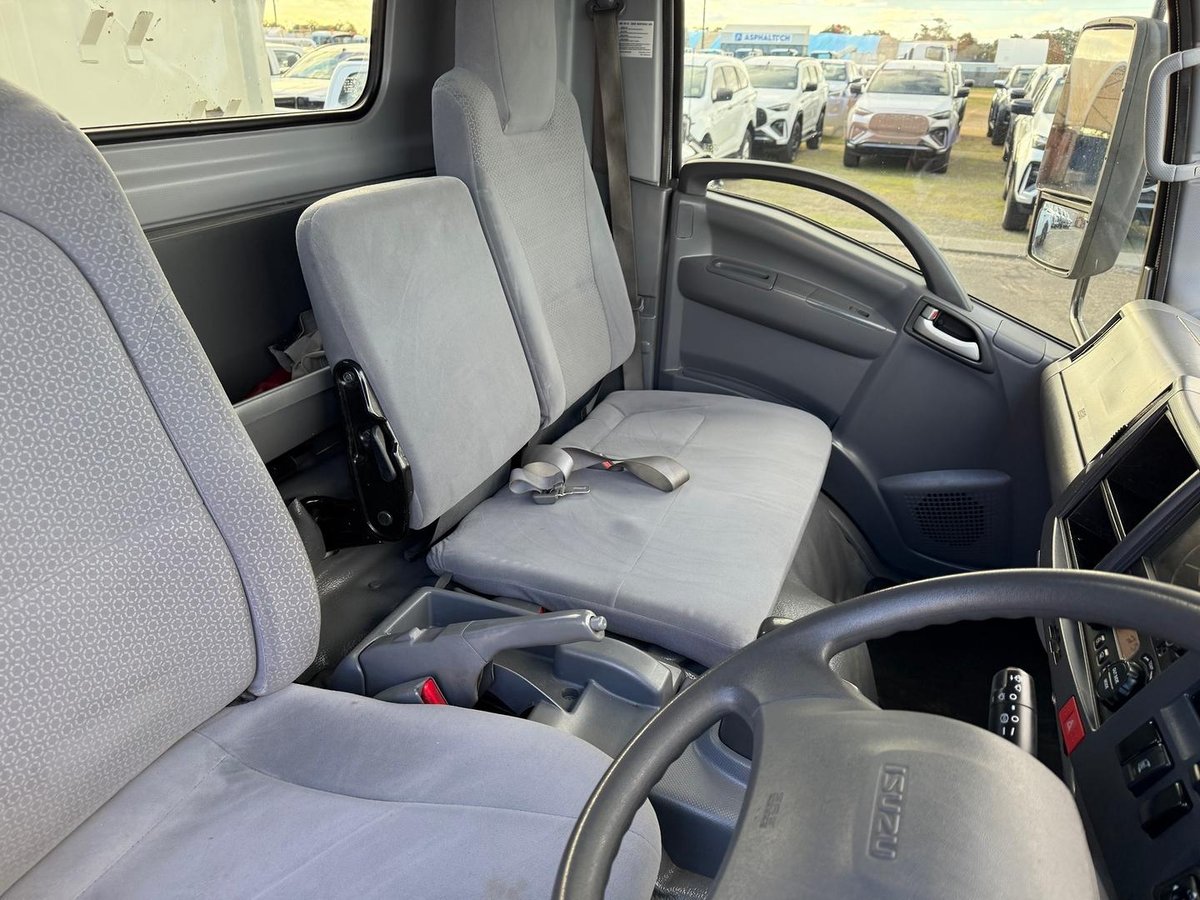 2019 Isuzu N Series NQR 87/80-190 image 25