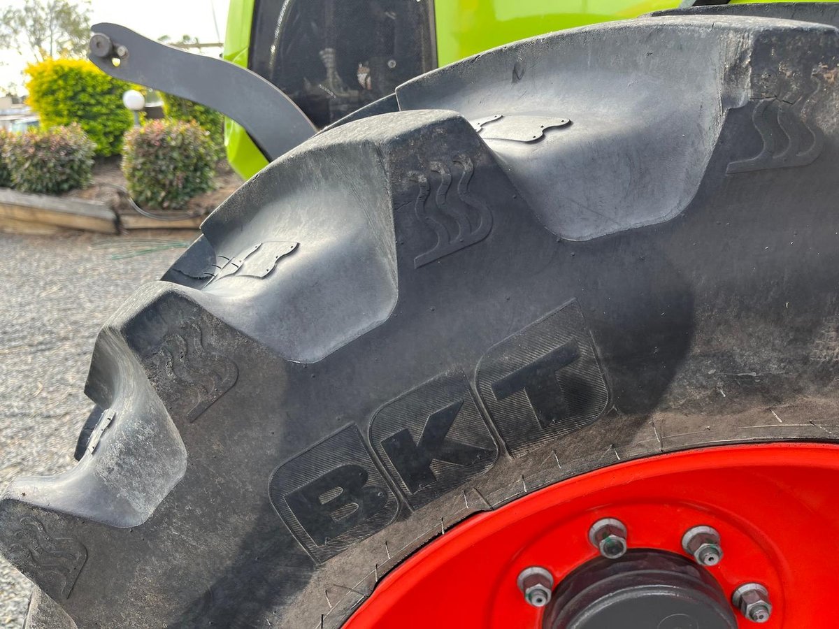 CLAAS Arion 430 Cab Tractor image 11