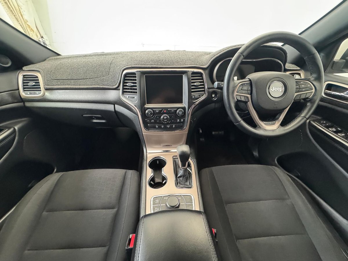 2017 Jeep Grand Cherokee Laredo WK MY17 4X4 Dual Range image 7
