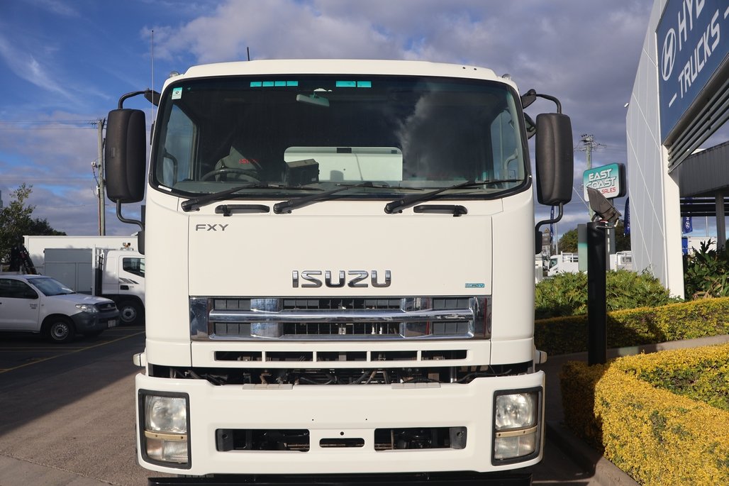 2012 Isuzu Fxy image 5