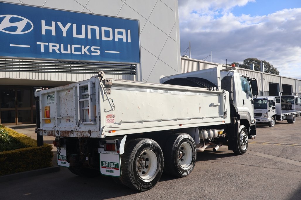 2012 Isuzu Fxy image 8