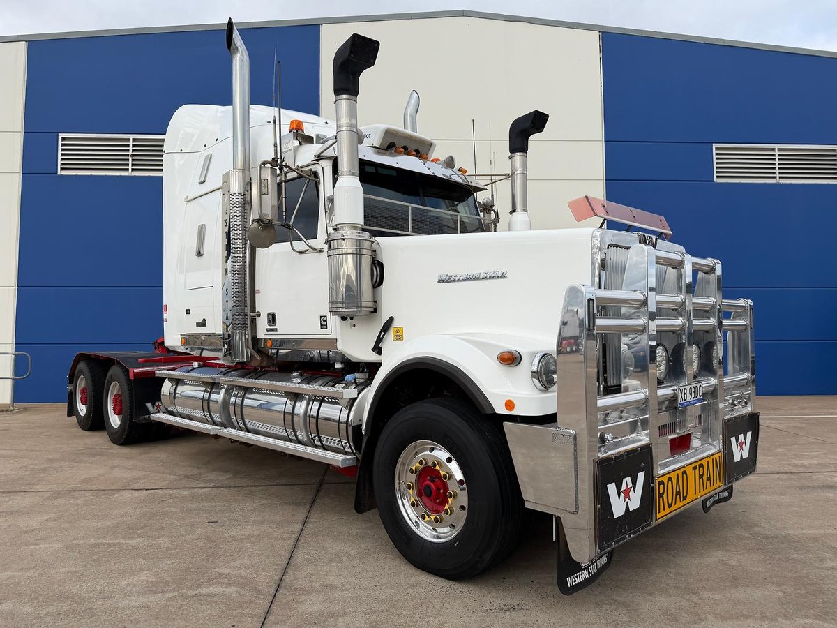 6900 SERIES 2021 Western Star