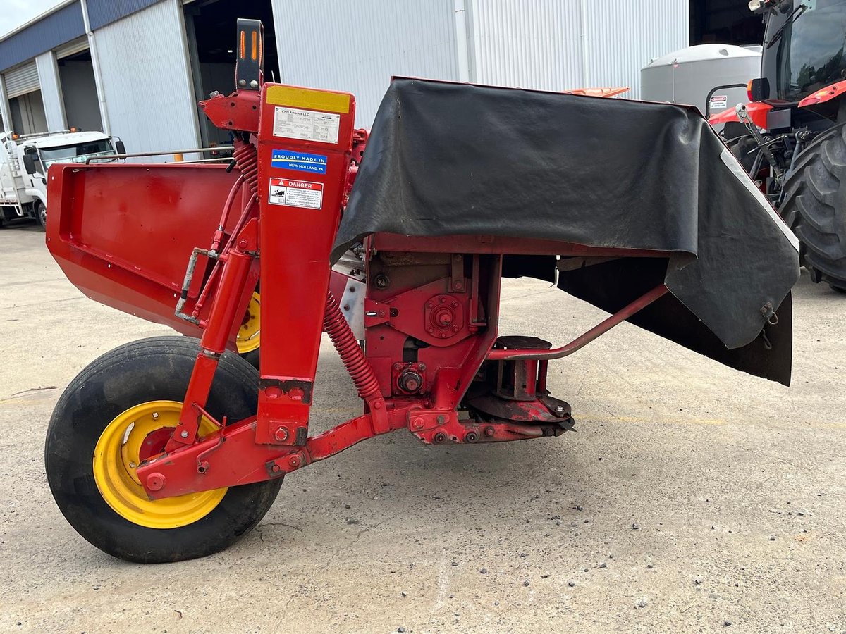 New Holland 7230 Discbine image 3