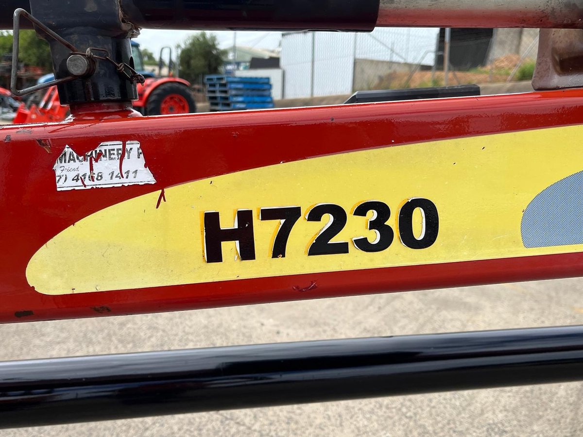 New Holland 7230 Discbine image 7