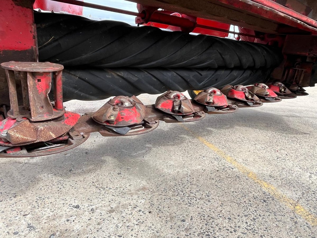 New Holland 7230 Discbine image 4