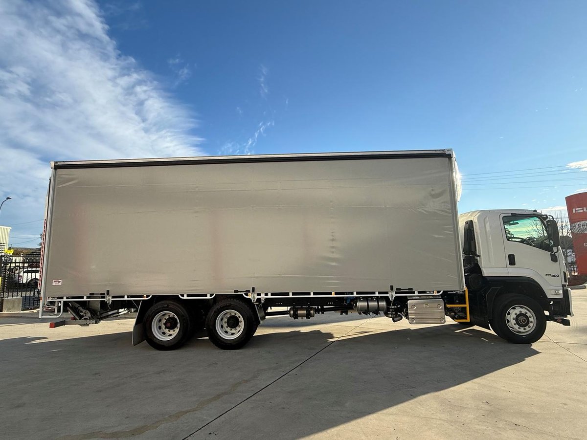 2025 Isuzu F Series FVL 260-300 AT R67 image 13