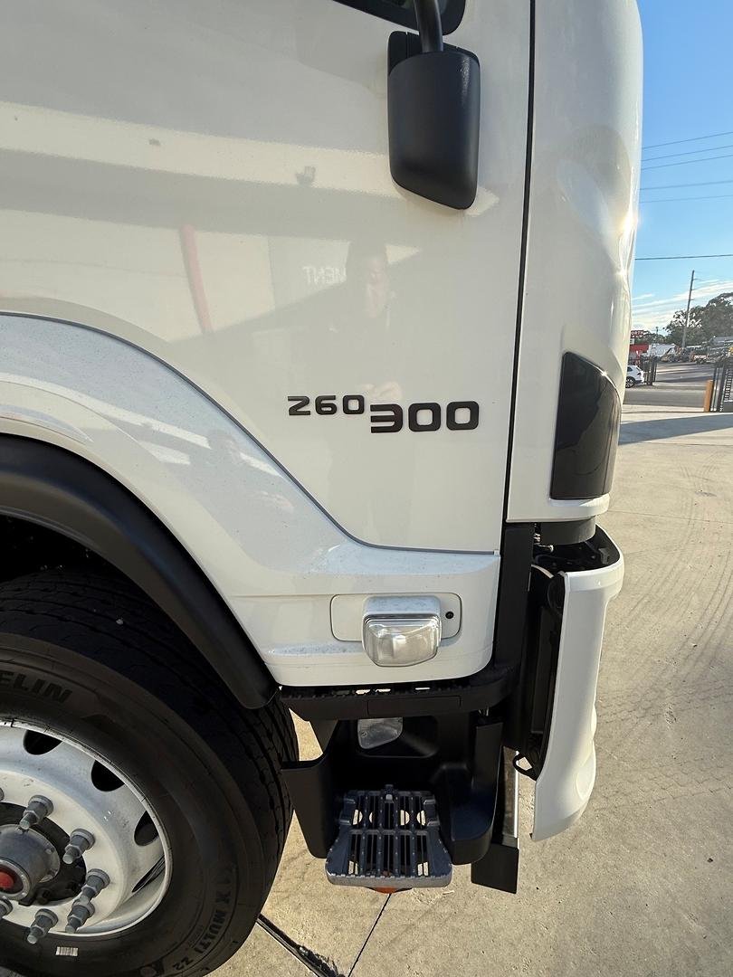 2025 Isuzu F Series FVL 260-300 AT R67 image 21