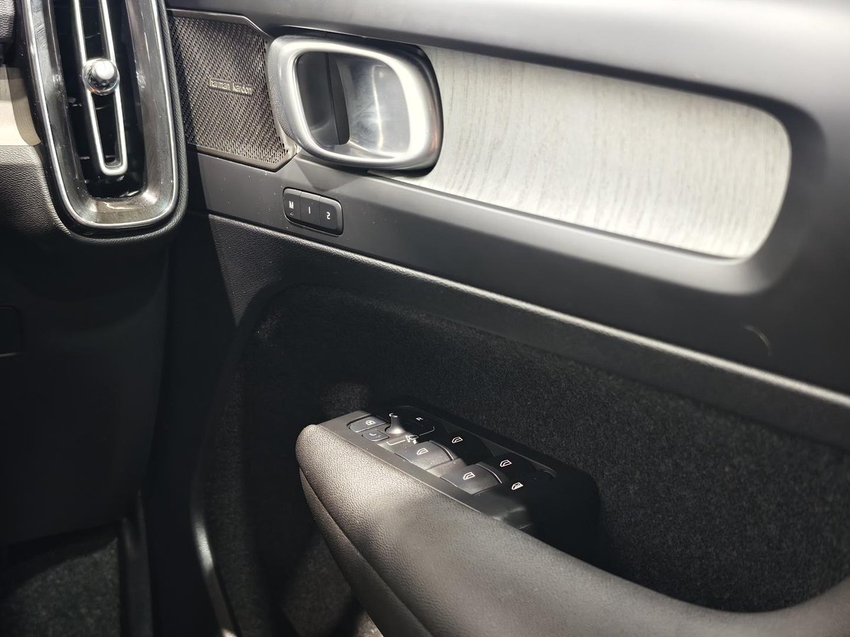 2025 Volvo XC40 Plus B4 MY25 image 18