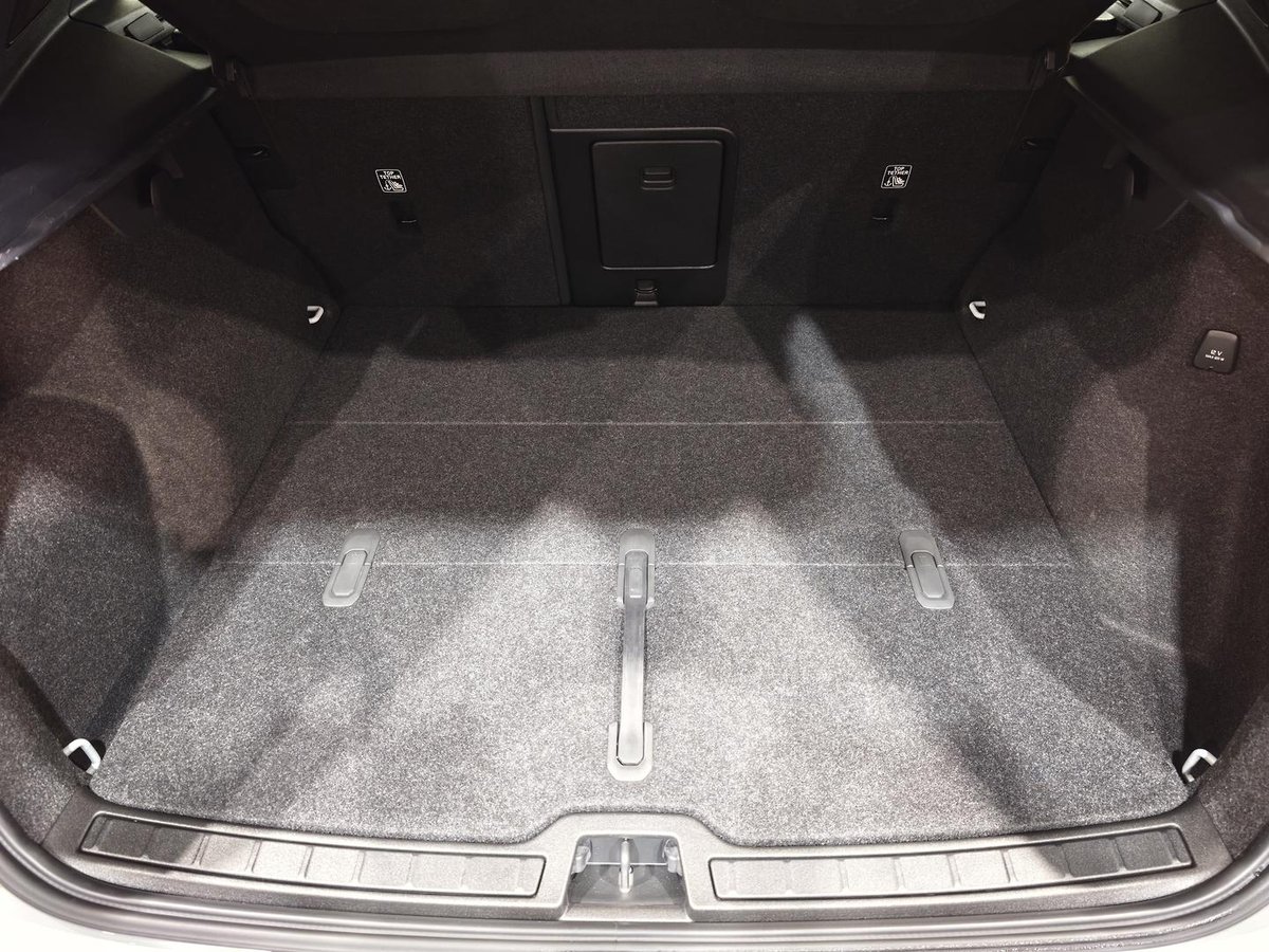 2025 Volvo XC40 Ultra B4 Bright MY26 AWD image 24