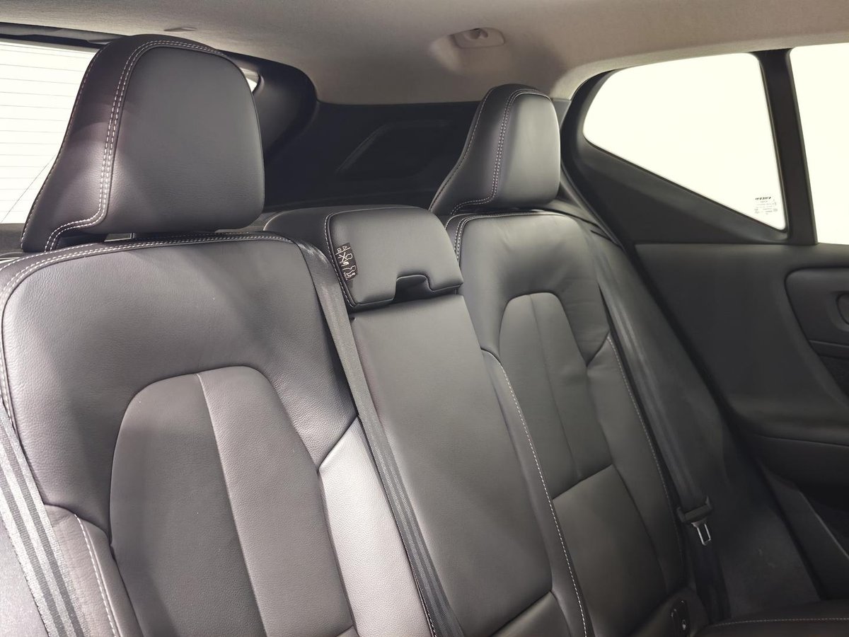 2025 Volvo XC40 Ultra B4 Bright MY26 AWD image 21