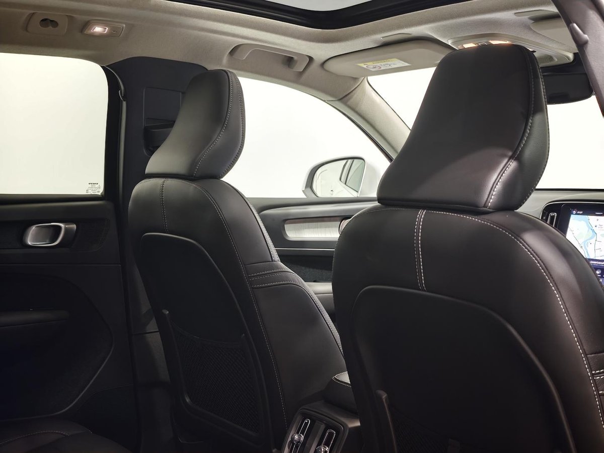 2025 Volvo XC40 Ultra B4 Bright MY26 AWD image 23