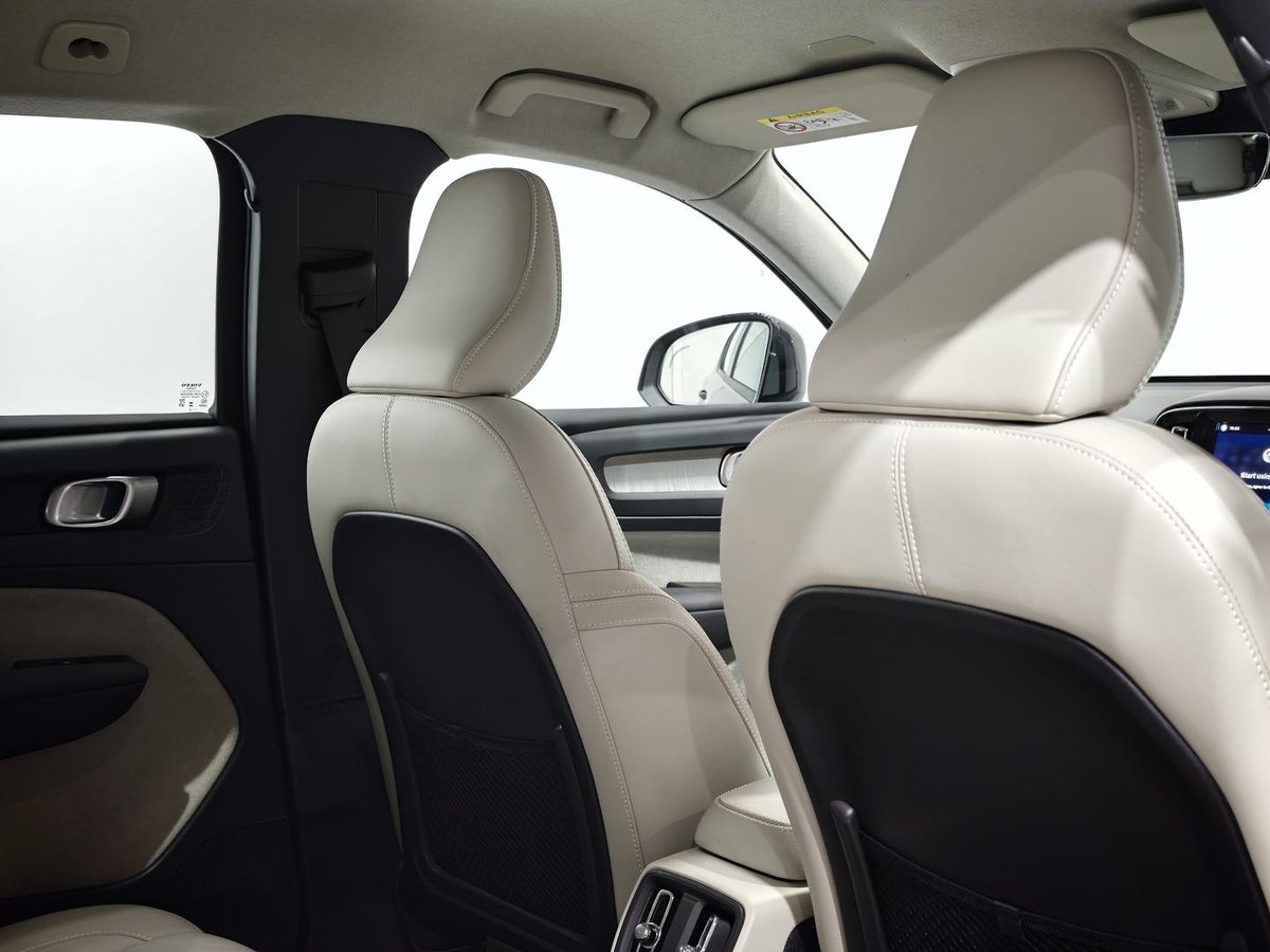 2025 Volvo XC40 Plus B4 MY25 image 20