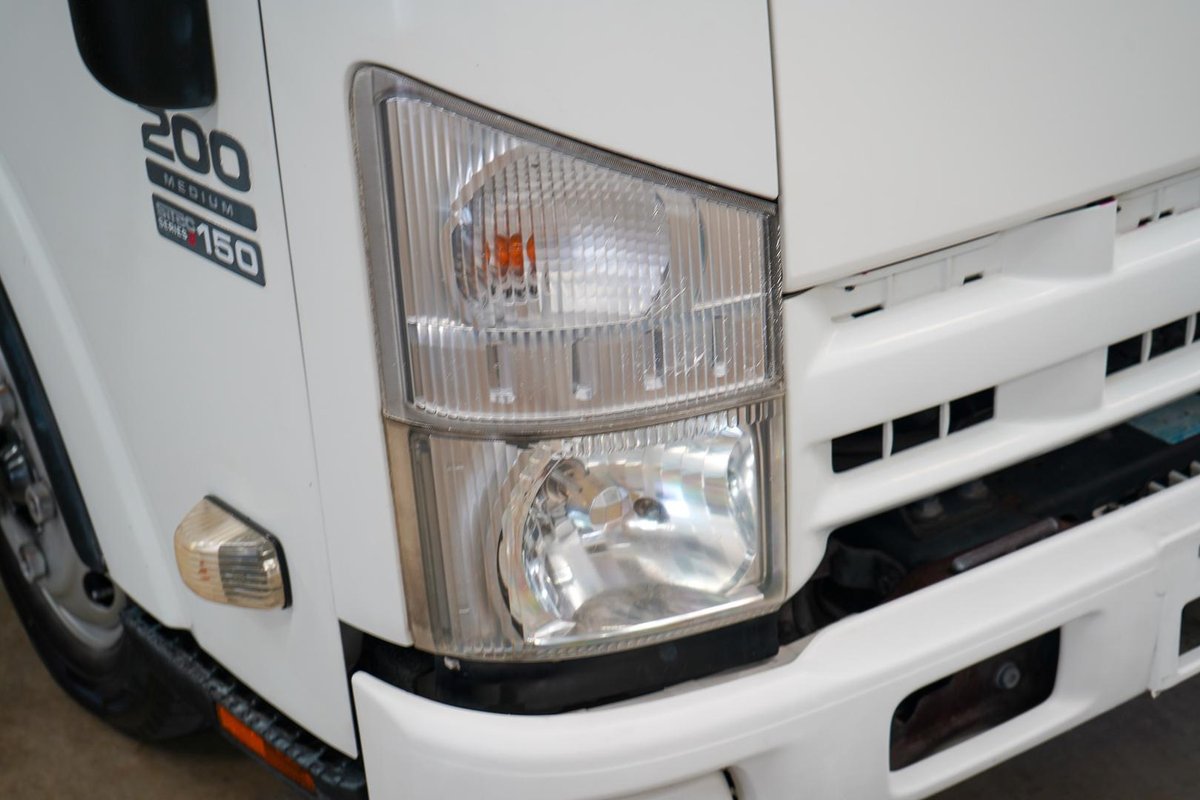 2008 Isuzu N Series Nlr 200 image 16