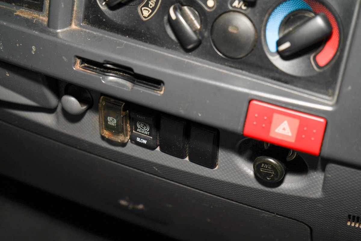 2008 Isuzu N Series Nlr 200 image 13