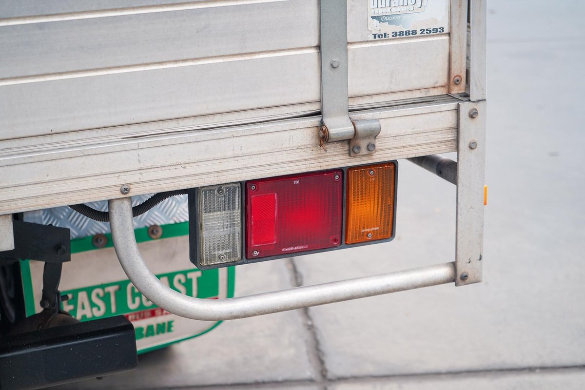 2008 Isuzu N Series Nlr 200 image 18
