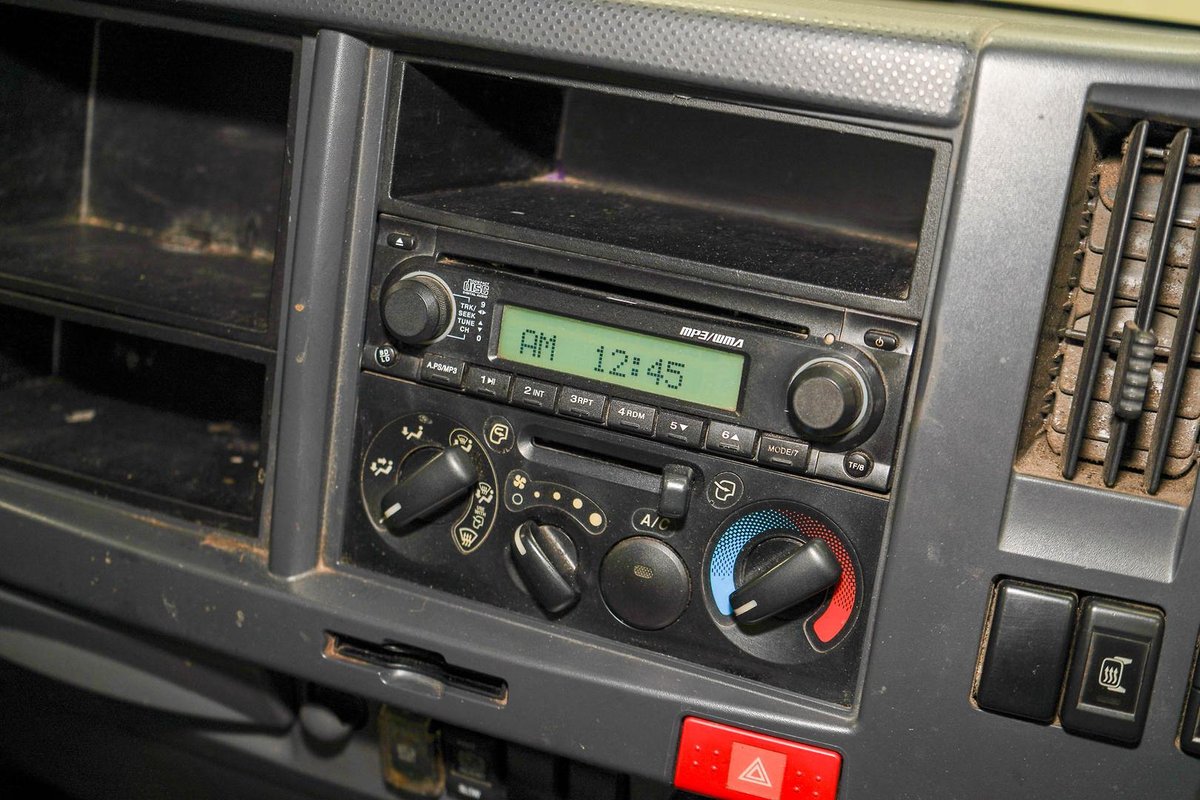 2008 Isuzu N Series Nlr 200 image 12
