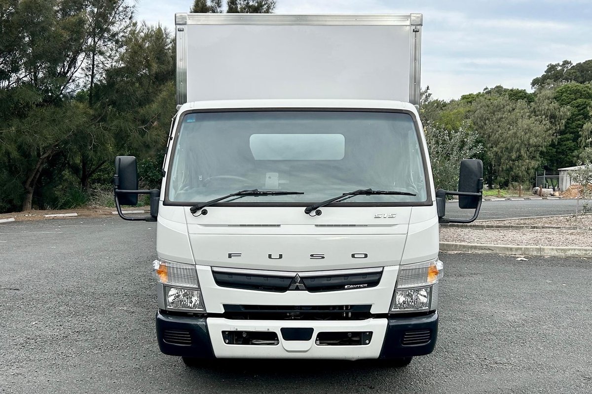 2020 Fuso Canter 515 image 8