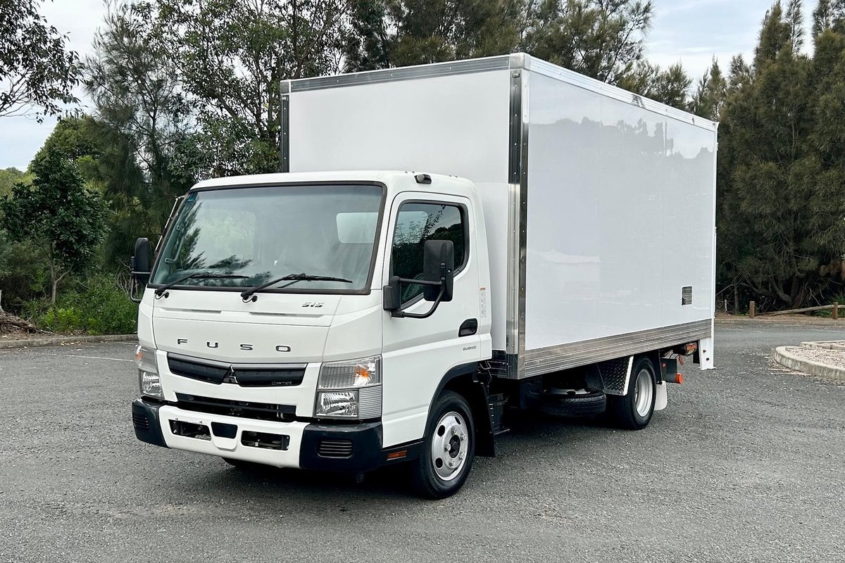 2020 Fuso Canter 515 image 7