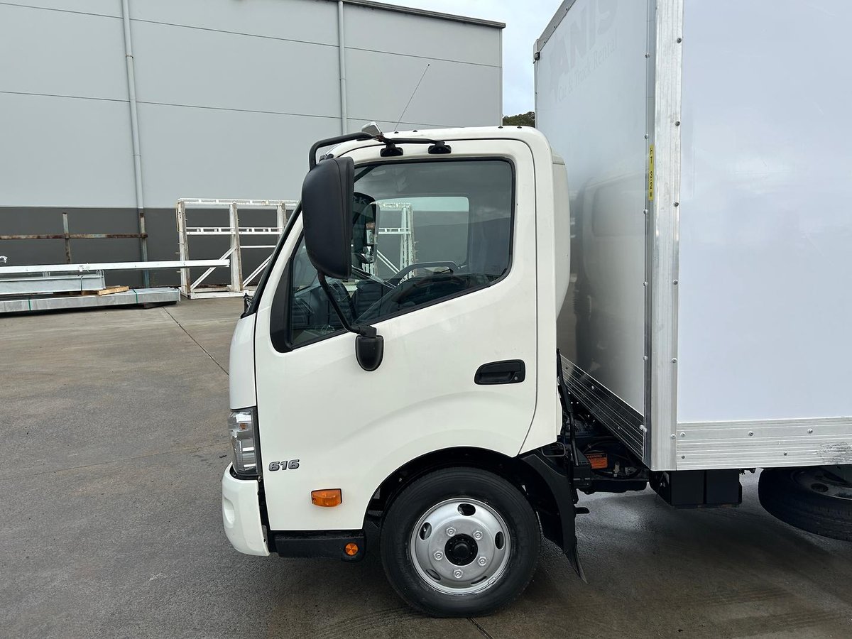 2021 Hino 300 Series 616 image 4