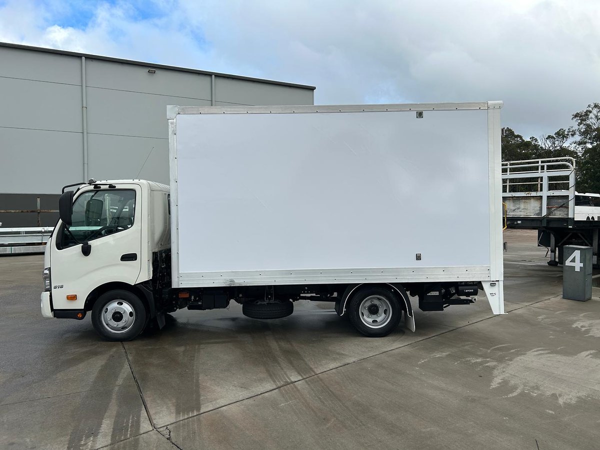 2021 Hino 300 Series 616 image 5