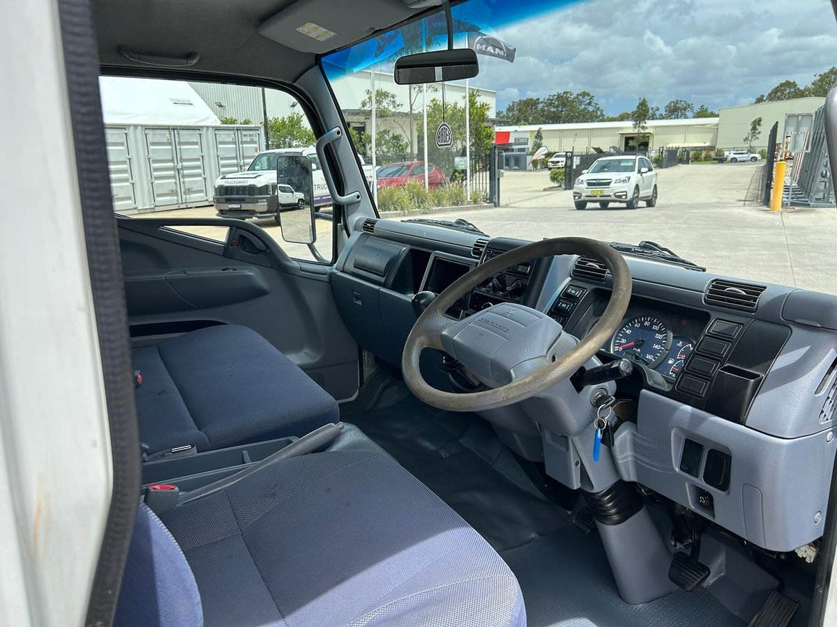 2009 Fuso Canter image 12