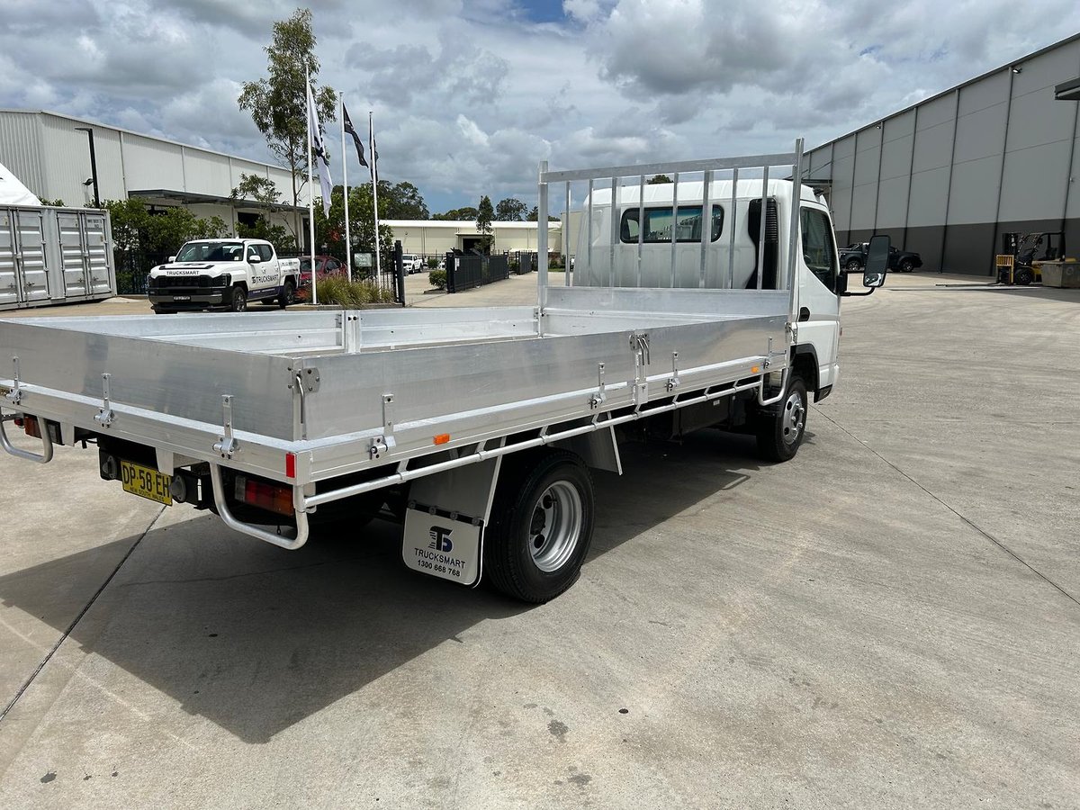 2009 Fuso Canter image 9